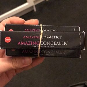 WORLDS BEST CONCEALER!